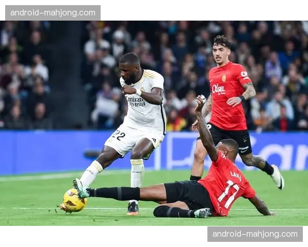 战术视角下英超中卫主罚门球成为破解高位逼抢新手段